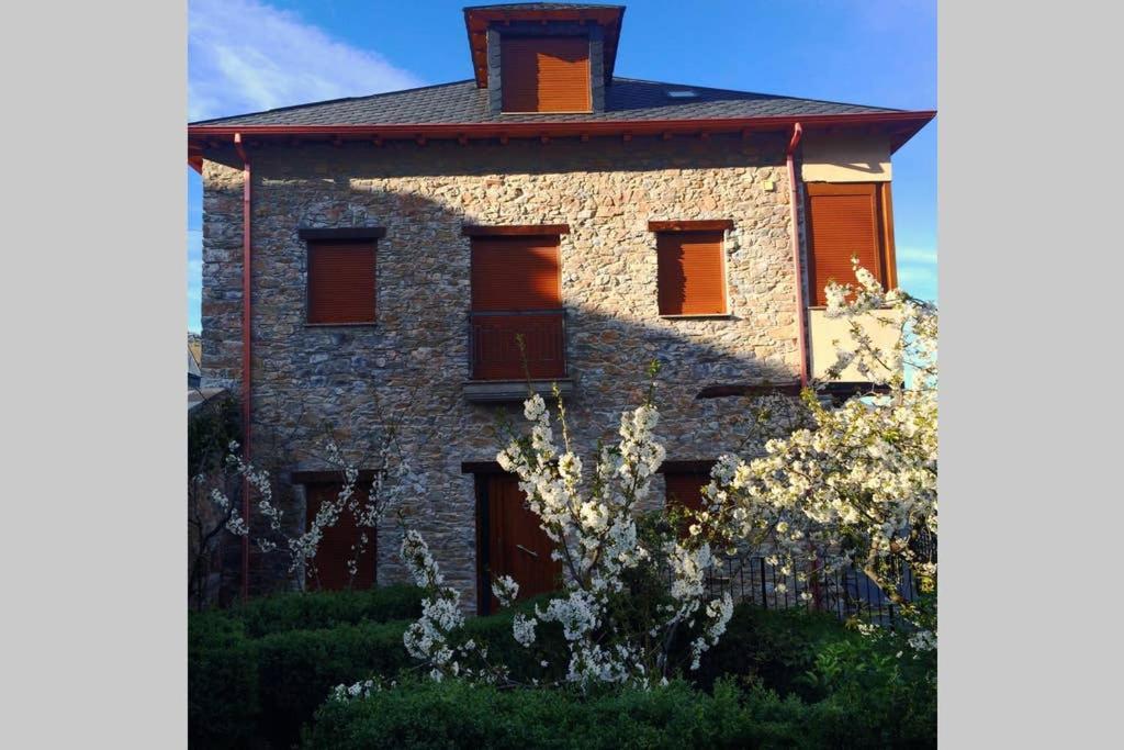 Vila La Casa Del Poeta Corullón Exteriér fotografie